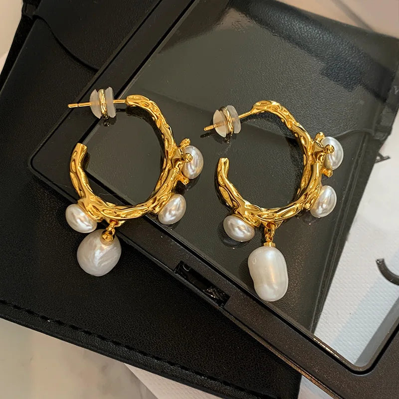 New Simple Light Luxury Niche Trend French Retro Baroque Freshwater Pearl Earrings Women's Fashion Elegant Metal Earringsjewelry