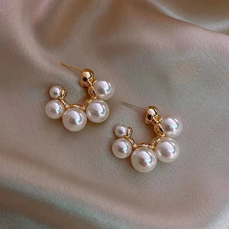 New Simple Light Luxury Niche Trend French Retro Baroque Freshwater Pearl Earrings Women's Fashion Elegant Metal Earringsjewelry