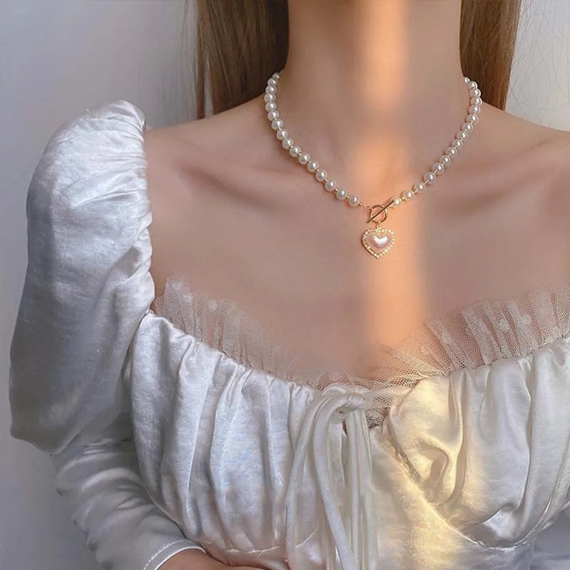 Retro Elegance Pearl Chain Necklace For Women Fashion Rose Flower Necklace Gold Color Choker Butterfly Clavicle Chain Jewelry