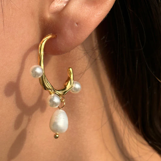 New Simple Light Luxury Niche Trend French Retro Baroque Freshwater Pearl Earrings Women's Fashion Elegant Metal Earringsjewelry